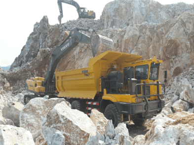 TL843 running in Muddy job site of ECK, Malaysia